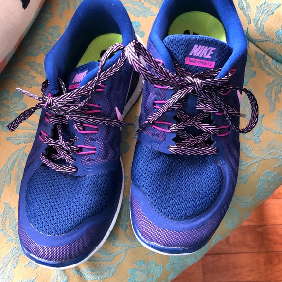 Nike Free 5.0 gently worn. - Picture 2 of 4